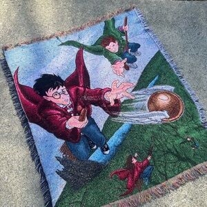 Harry Potter Themed Red and Green Woven Throw Blanket